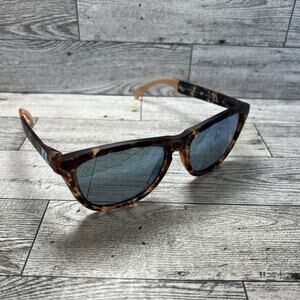 Blenders Jungle Rain Tortoise/Blue Polarized Sunglasses Unisex Beach